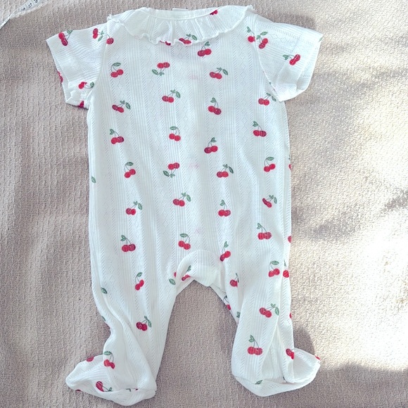 Baby Cherry Print Ruffle Trim Footed Sleep Jumpsuit - Picture 6 of 8